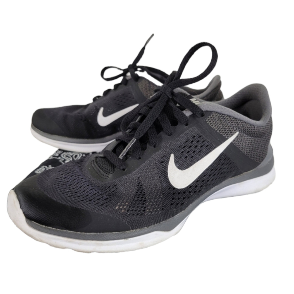Nike training shoes black white 6.5US